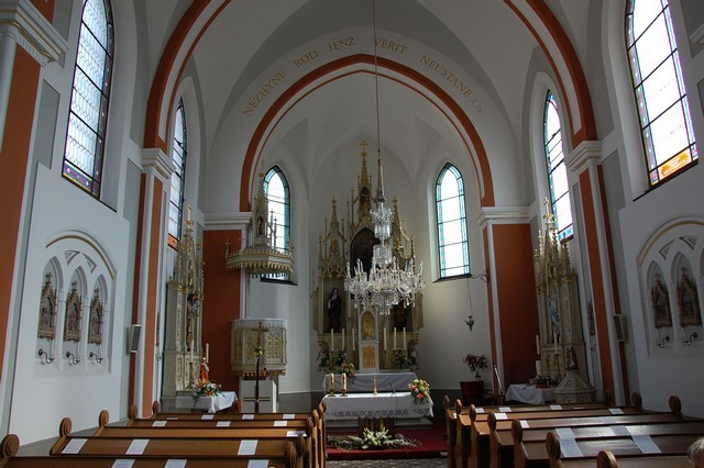 Kostel-interiér 